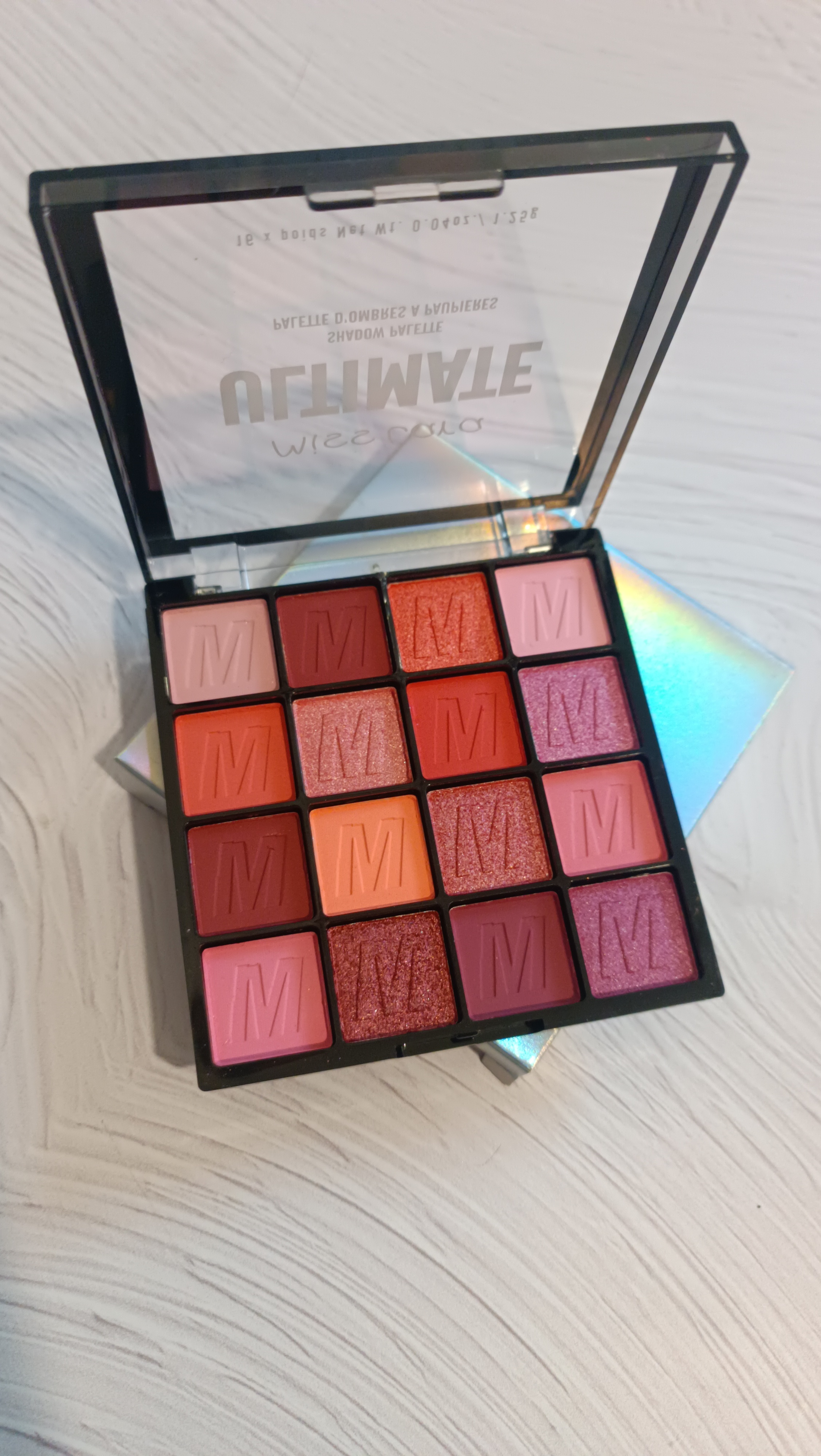 پالت سایه میس لارا